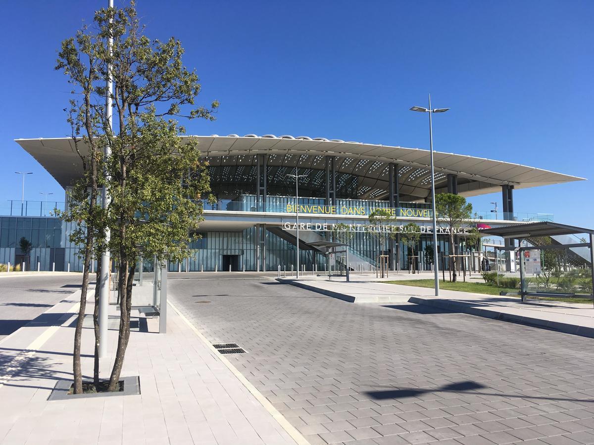 Kyriad Montpellier Aeroport - Parc Expo موجيو المظهر الخارجي الصورة