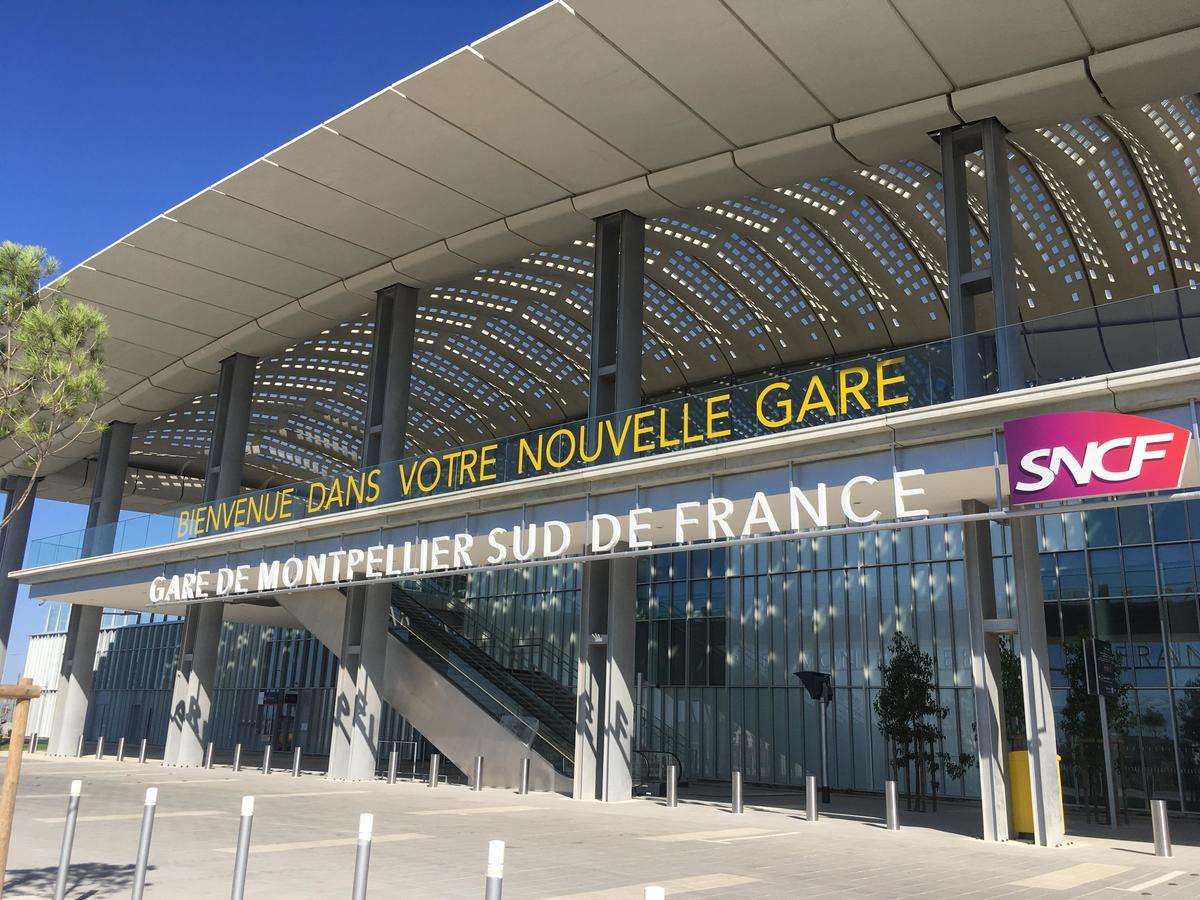 Kyriad Montpellier Aeroport - Parc Expo موجيو المظهر الخارجي الصورة